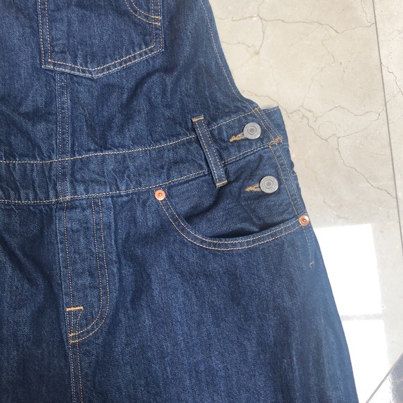Levi’s dark denim overalls - Picture 5 of 10